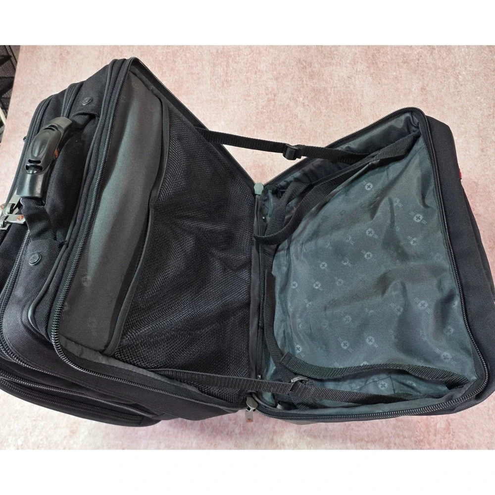 Wenger Swiss Army Patriot 17 Rolling Laptop Briefcase Wheeled Case Black
